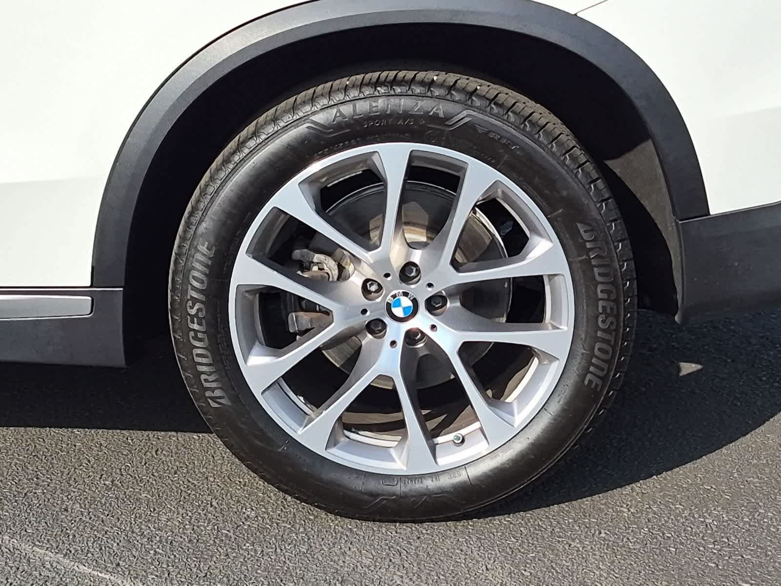 Used 2022 BMW X5 xDrive40i AWD/4WD image 14