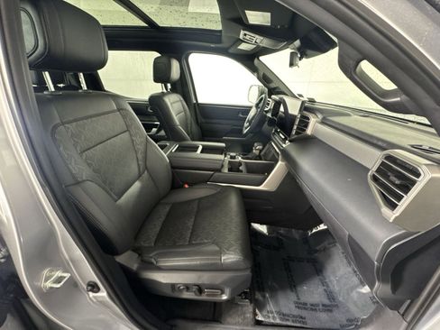 Used 2025 Toyota Tundra Limited image 28