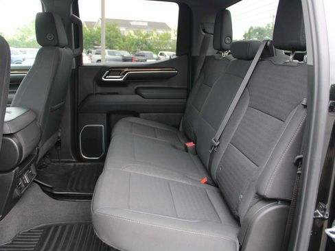 Used 2023 Chevrolet Silverado 1500 LT AWD/4WD image 10