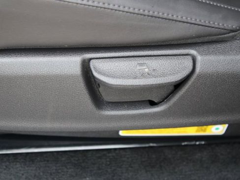 Used 2024 Kia Carnival EX image 36