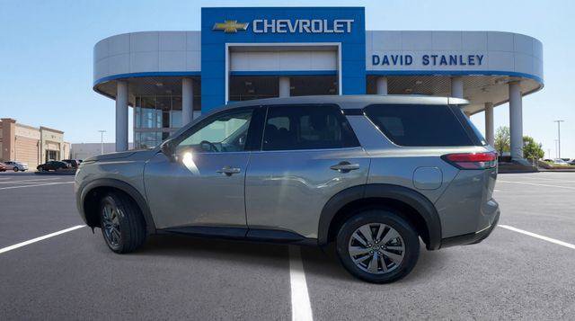 Used 2024 Nissan Pathfinder S FWD image 5