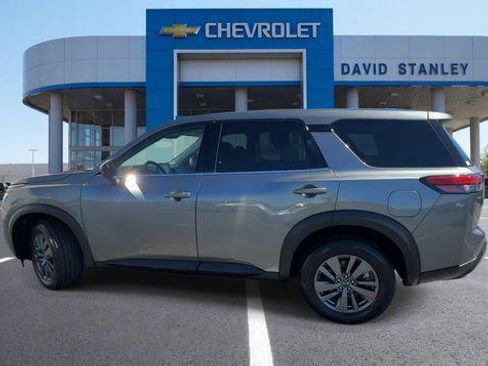 Used 2024 Nissan Pathfinder S FWD image 5