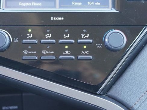 Used 2020 Toyota Camry LE w/ Carpet Mat Package image 26