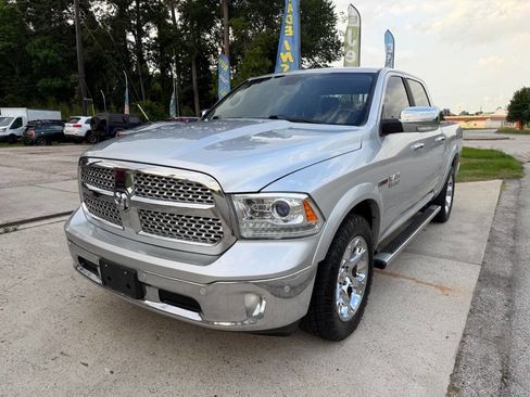 Used 2014 RAM 1500 Laramie w/ Convenience Group AWD/4WD image 2