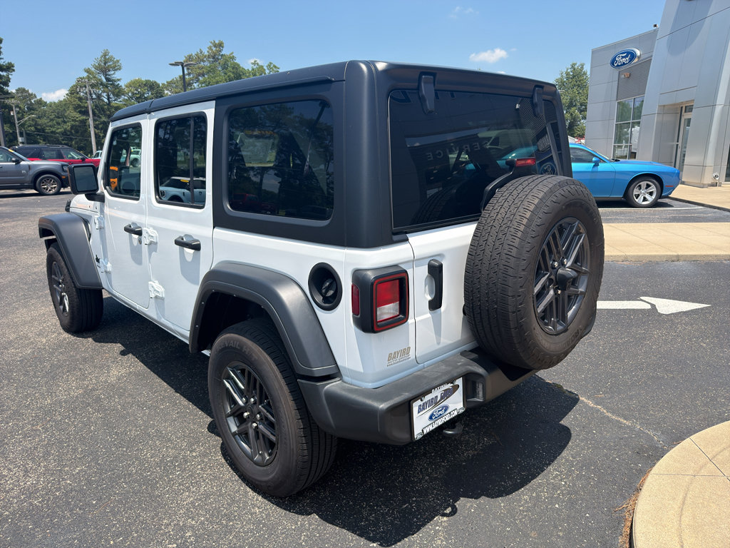 Used 2024 Jeep Wrangler Unlimited Sport AWD/4WD image 8