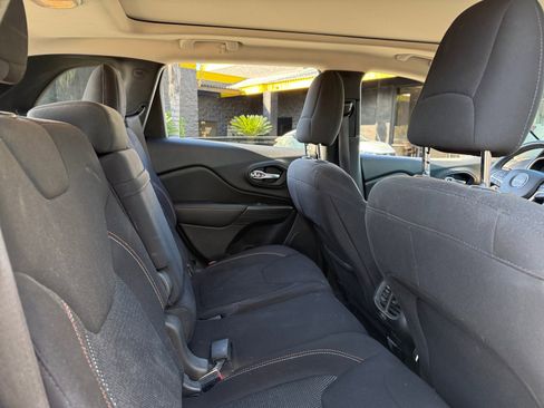 Used 2017 Jeep Cherokee 75th Anniversary image 17