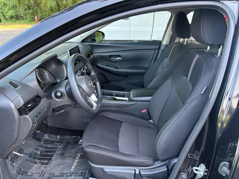 Used 2025 Nissan Sentra SV FWD image 24
