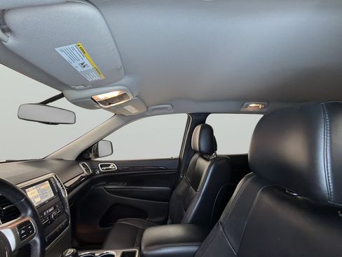 Used 2011 Jeep Grand Cherokee Laredo AWD/4WD image 30
