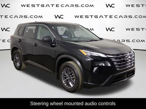 Used 2025 Nissan Rogue S FWD image 4