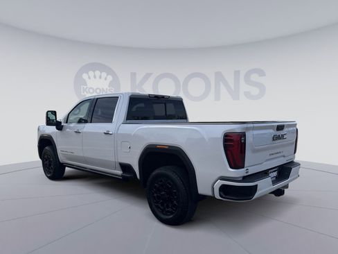 Used 2024 GMC Sierra 2500 Denali Ultimate image 4
