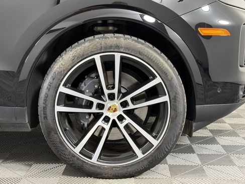 Certified 2024 Porsche Cayenne Coupe AWD/4WD image 14