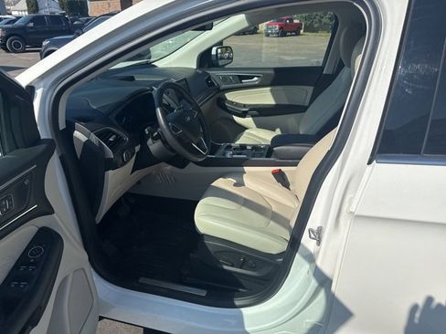 Used 2022 Ford Edge Titanium w/ Class II Trailer Tow Package image 10