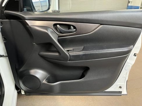 Used 2018 Nissan Rogue Sport S AWD/4WD image 11