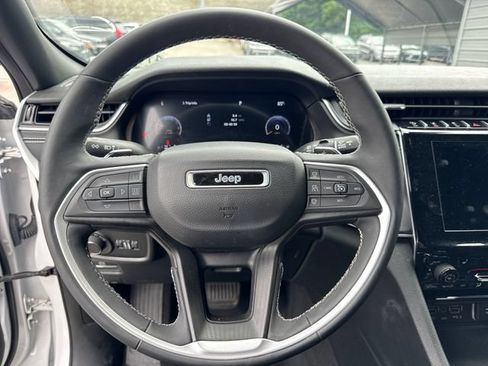 Used 2023 Jeep Grand Cherokee Altitude AWD/4WD image 19