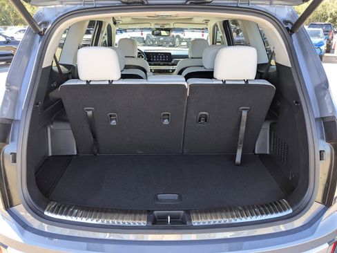 Used 2024 Kia Telluride SX w/ Towing Package image 12