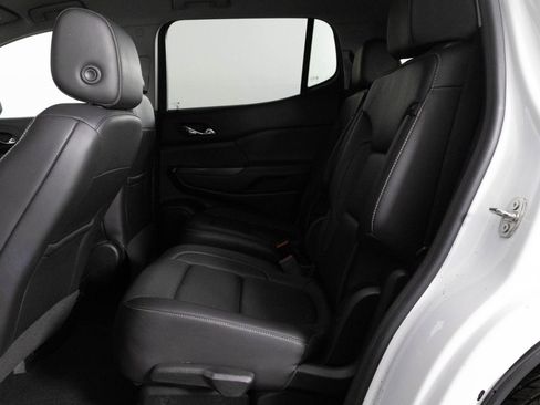 Certified 2023 GMC Acadia SLT image 34