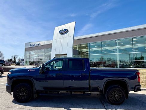 Used 2022 Chevrolet Silverado 2500 LT w/ Z71 Sport Edition AWD/4WD image 3