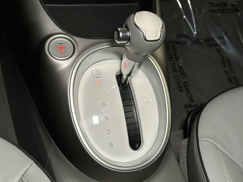 Used 2018 Kia Soul EV + w/ Sun & Fun Package image 30