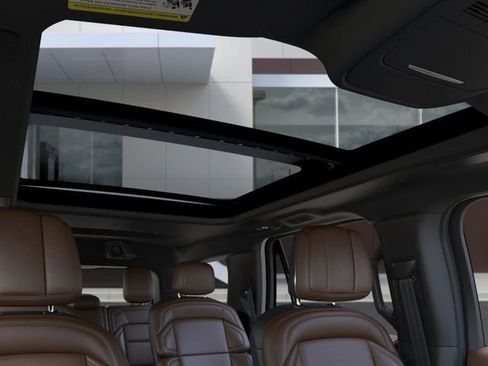 New 2026 Lincoln Navigator Reserve AWD/4WD image 22