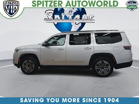 Used 2024 Jeep Wagoneer 4WD w/ Premium Group I image 7