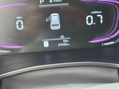 Used 2025 Kia Soul LX w/ LX Technology Package FWD image 38
