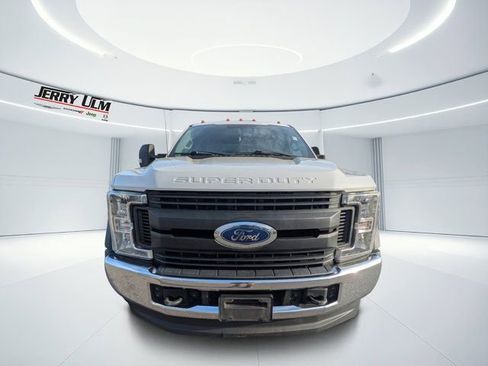 Used 2019 Ford F550 XL image 6