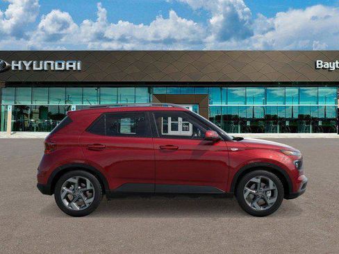 New 2025 Hyundai Venue SEL image 7