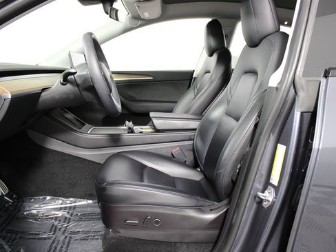 Used 2022 Tesla Model Y Performance image 9