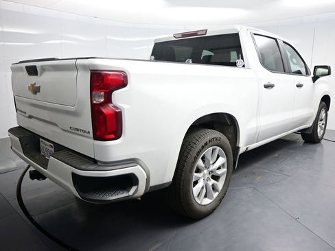Used 2021 Chevrolet Silverado 1500 Custom image 3