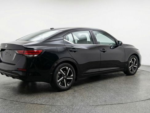 Used 2025 Nissan Sentra SV image 9