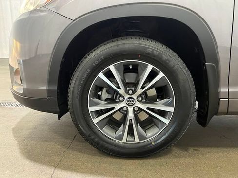 Certified 2018 Toyota Highlander Plus AWD/4WD image 26