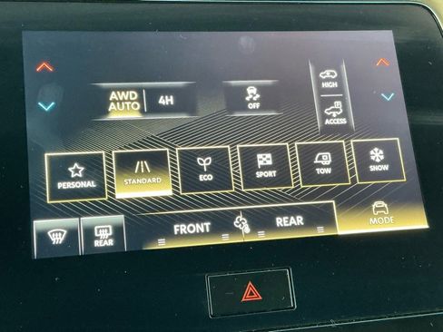 Used 2025 INFINITI QX80 Sensory image 5