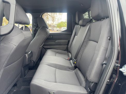 Certified 2025 Toyota Tacoma SR5 AWD/4WD image 17