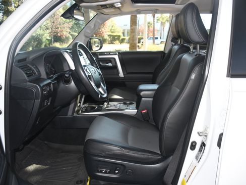 Certified 2024 Toyota 4Runner SR5 Premium image 8