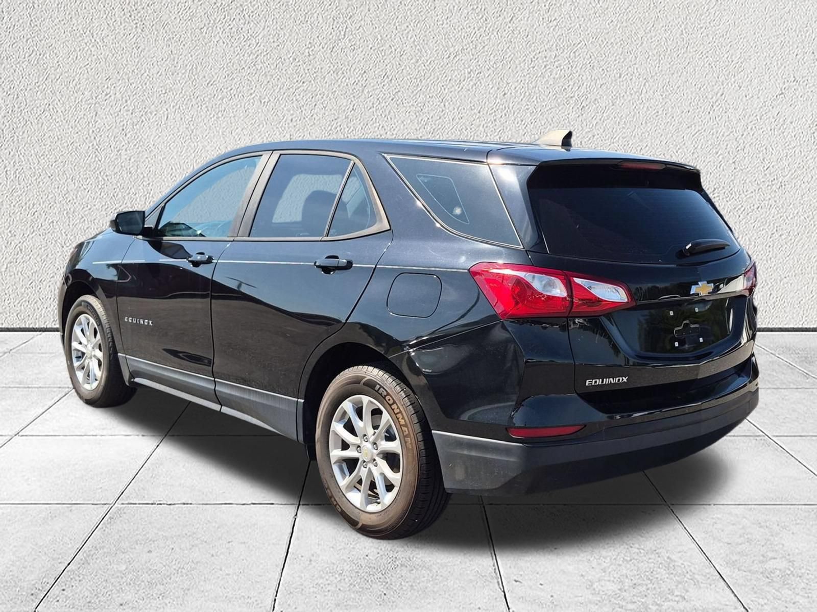 Used 2020 Chevrolet Equinox LS FWD image 5