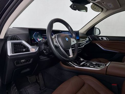 Used 2023 BMW X7 xDrive40i w/ Climate Comfort Package image 12