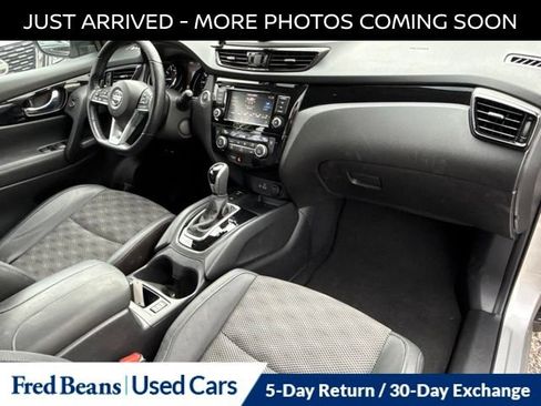 Certified 2022 Nissan Rogue Sport SV w/ Technology Package AWD/4WD image 12