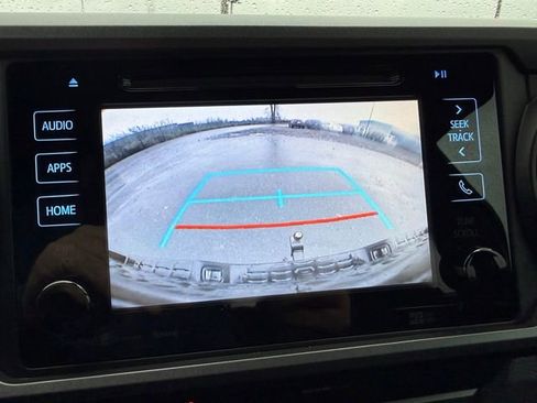 Used 2018 Toyota Tacoma TRD Off-Road image 24