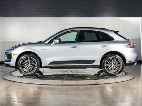 Certified 2026 Porsche Macan AWD/4WD image 2