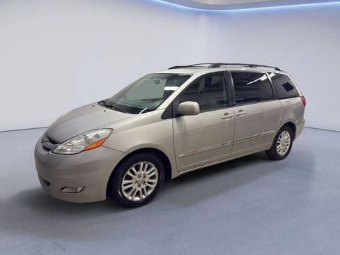 Used 2008 Toyota Sienna XLE Limited image 3
