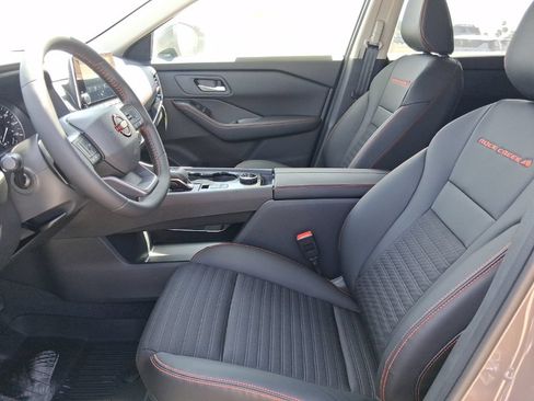 New 2026 Nissan Rogue SV AWD/4WD image 25