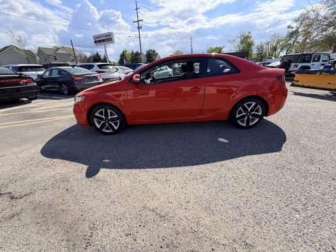 Used 2010 Kia Forte Koup SX image 34