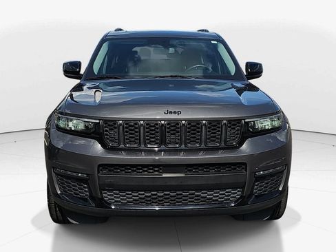 Used 2022 Jeep Grand Cherokee L Limited w/ Black Appearance Package RWD image 12