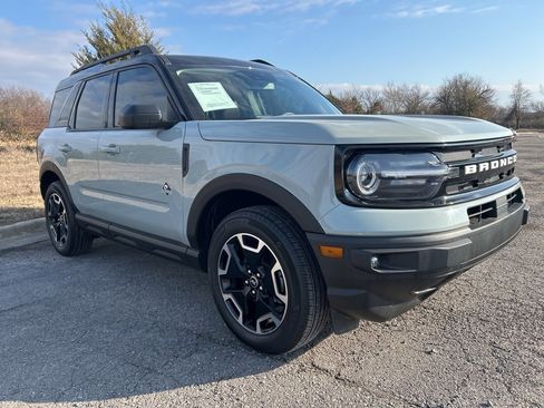 Used 2024 Ford Bronco Sport Outer Banks w/ Tech Package image 3