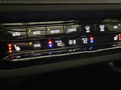 Used 2023 Buick Envision Essence w/ Sport Touring Package image 6