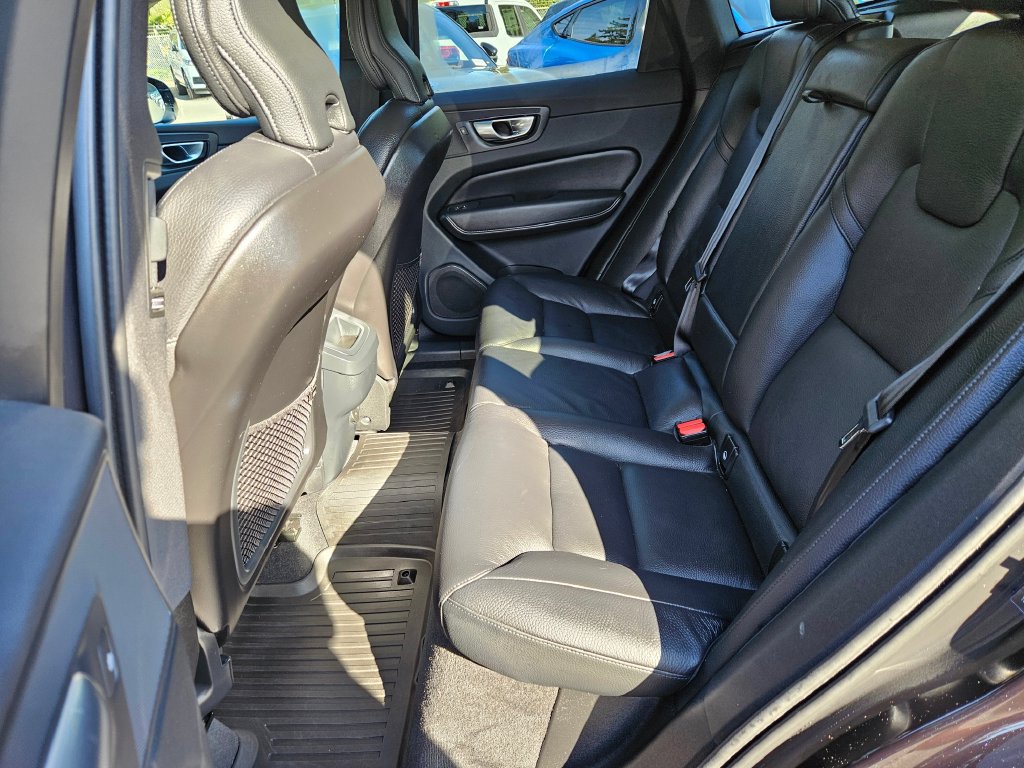 Used 2023 Volvo XC60 B5 Plus w/ Climate Package AWD/4WD image 14