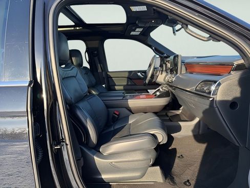 Used 2024 Lincoln Navigator Reserve w/ Equipment Group 201A AWD/4WD image 11