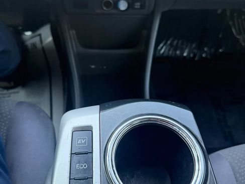 Used 2012 Toyota Prius V Two FWD image 30