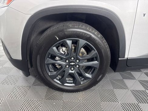 Used 2021 Chevrolet Traverse RS image 9