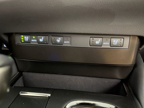 Used 2023 Lexus ES 300h w/ Premium Package image 30